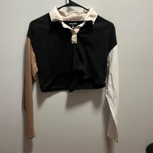 Hollister social tourist cropped long sleeve shirt. brown black and cream colors